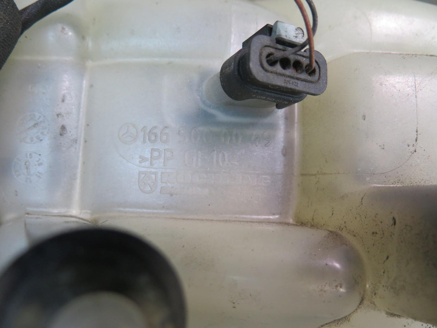 12-15 Mercedes W166 ML Engine Coolant Expansion Overflow Reservoir Tank OEM