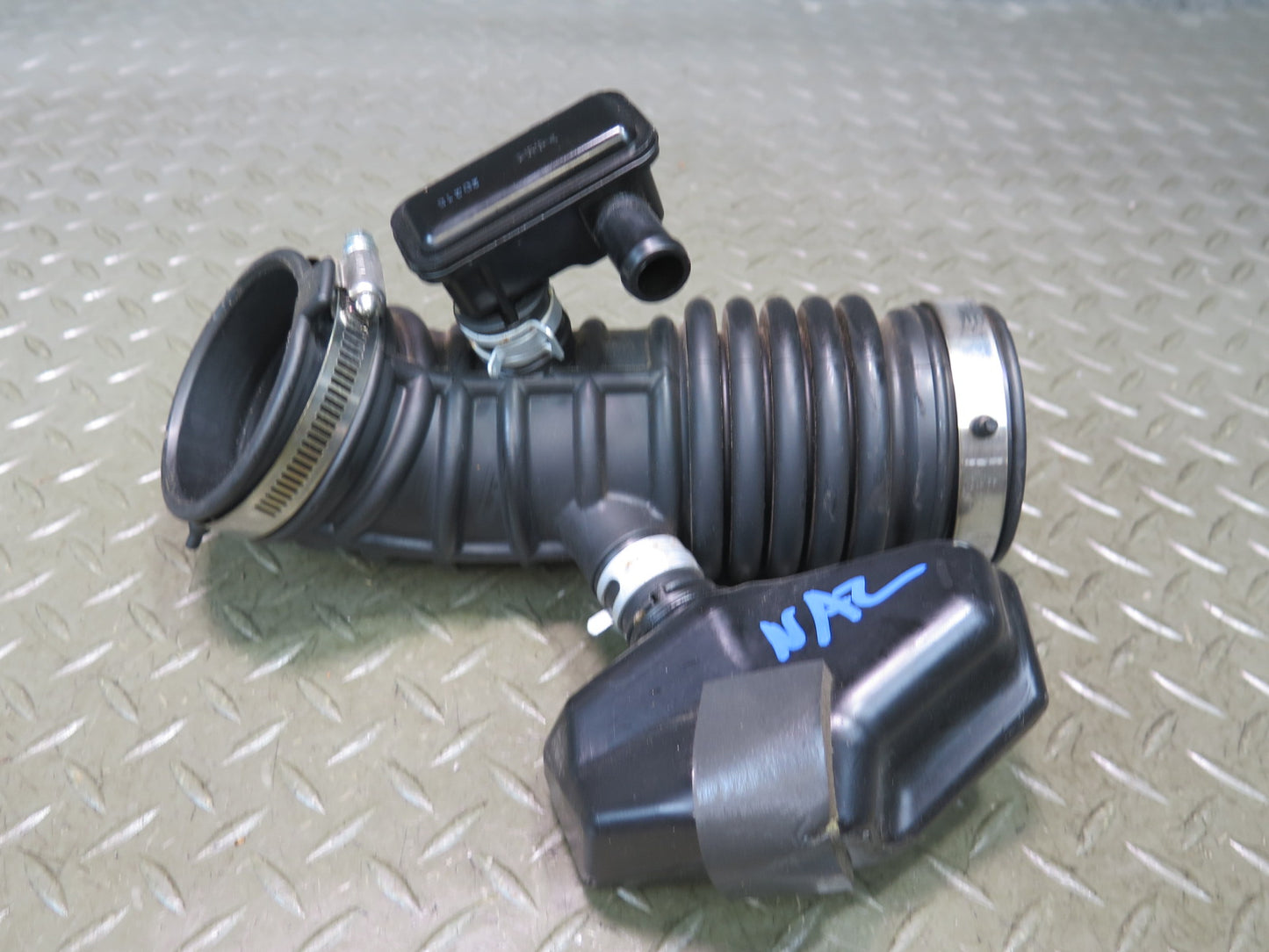 09-20 Nissan Z34 370Z VQ37VHR Left Air Intake Resonator Duct Hose Pipe OEM