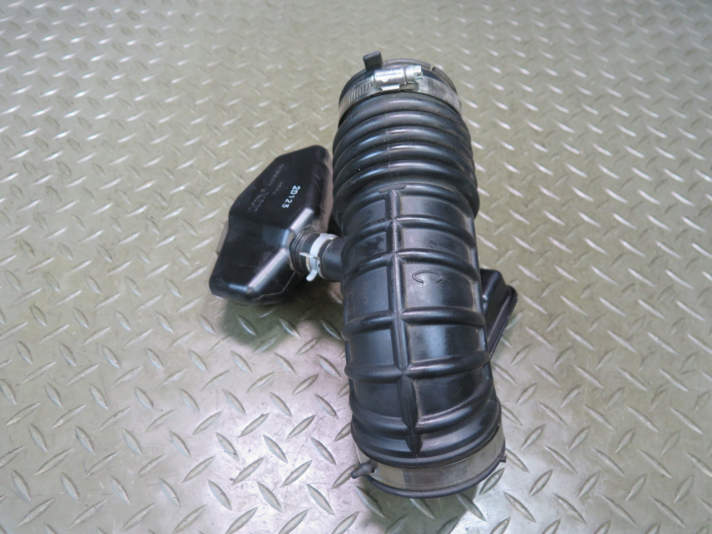 09-20 Nissan Z34 370Z VQ37VHR Left Air Intake Resonator Duct Hose Pipe OEM