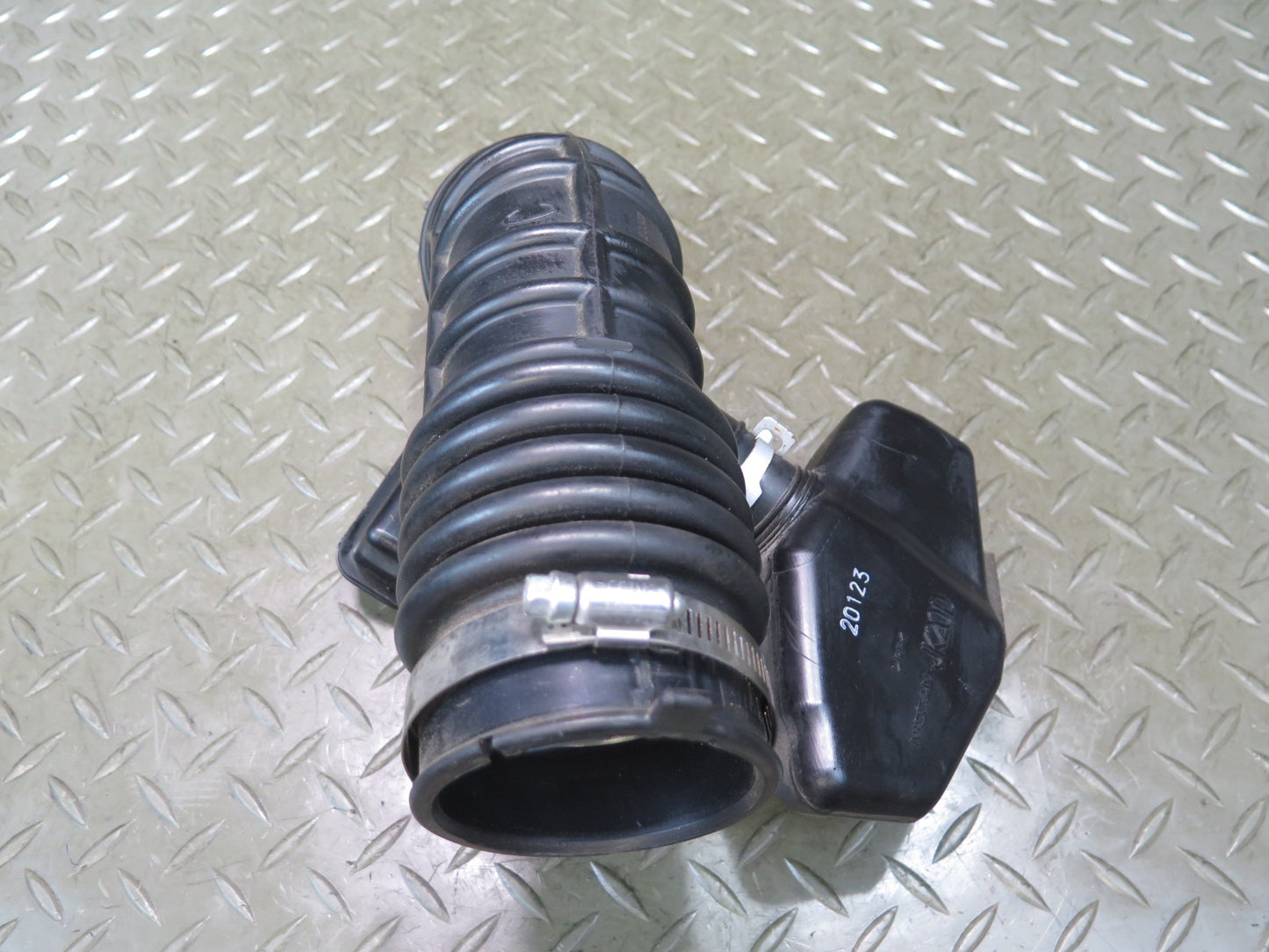 09-20 Nissan Z34 370Z VQ37VHR Left Air Intake Resonator Duct Hose Pipe OEM