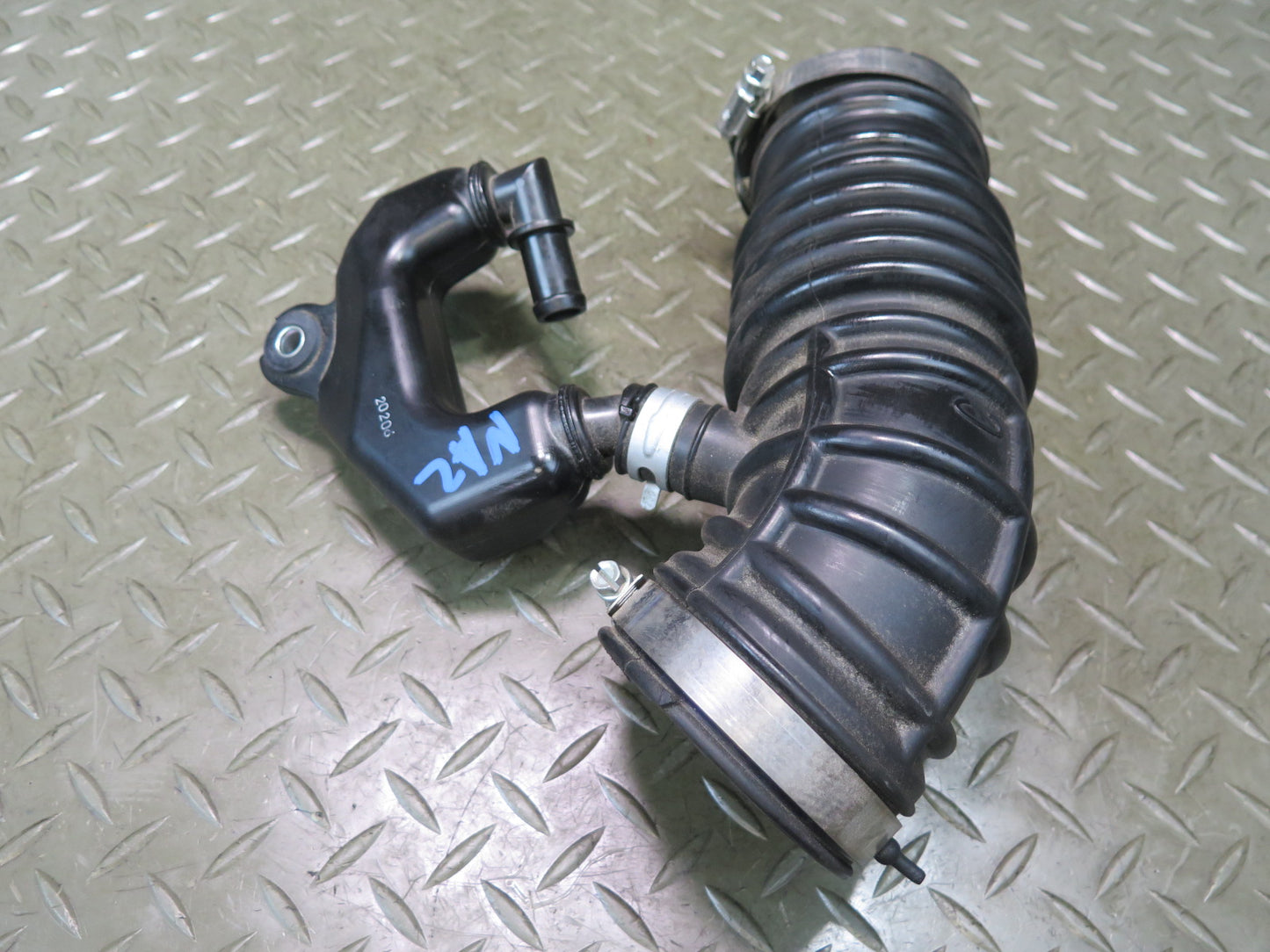 09-20 Nissan Z34 370Z VQ37VHR Right Air Intake Resonator Duct Hose Pipe OEM