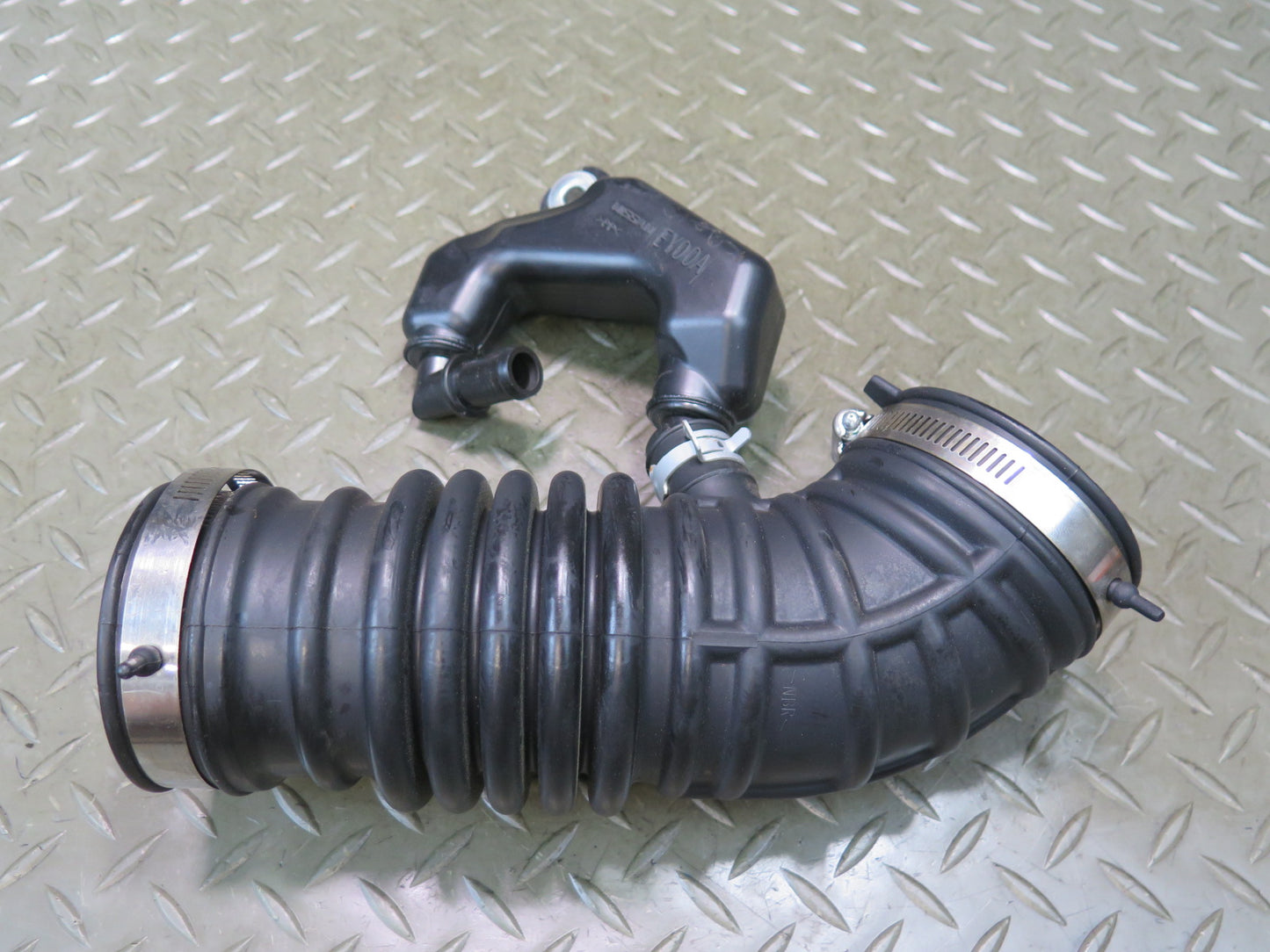 09-20 Nissan Z34 370Z VQ37VHR Right Air Intake Resonator Duct Hose Pipe OEM