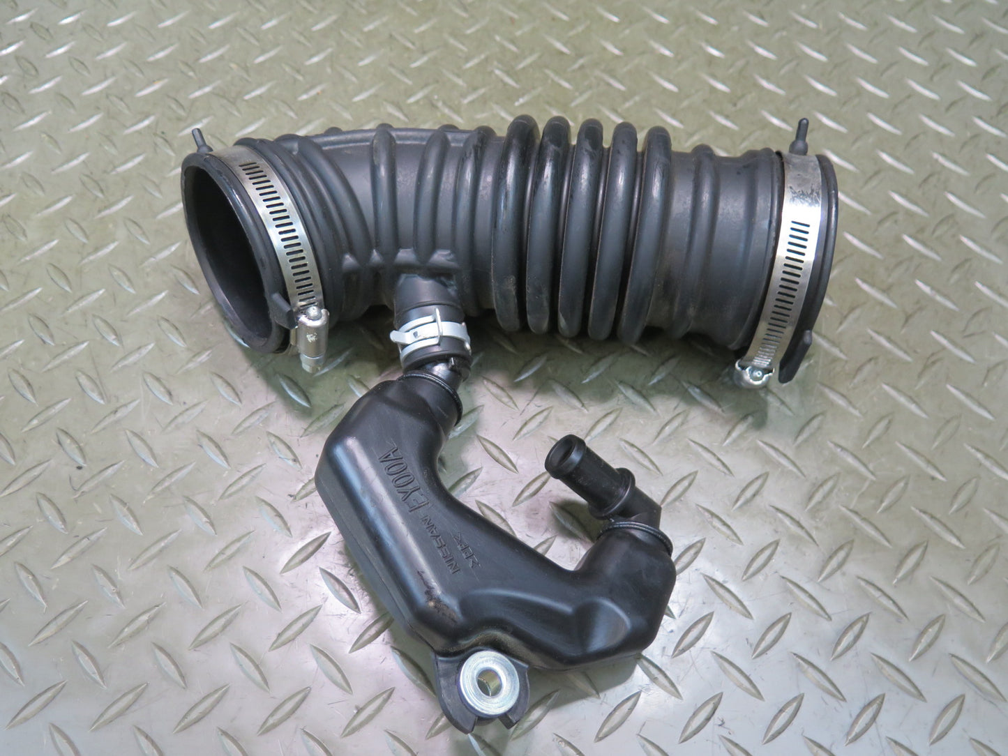 09-20 Nissan Z34 370Z VQ37VHR Right Air Intake Resonator Duct Hose Pipe OEM