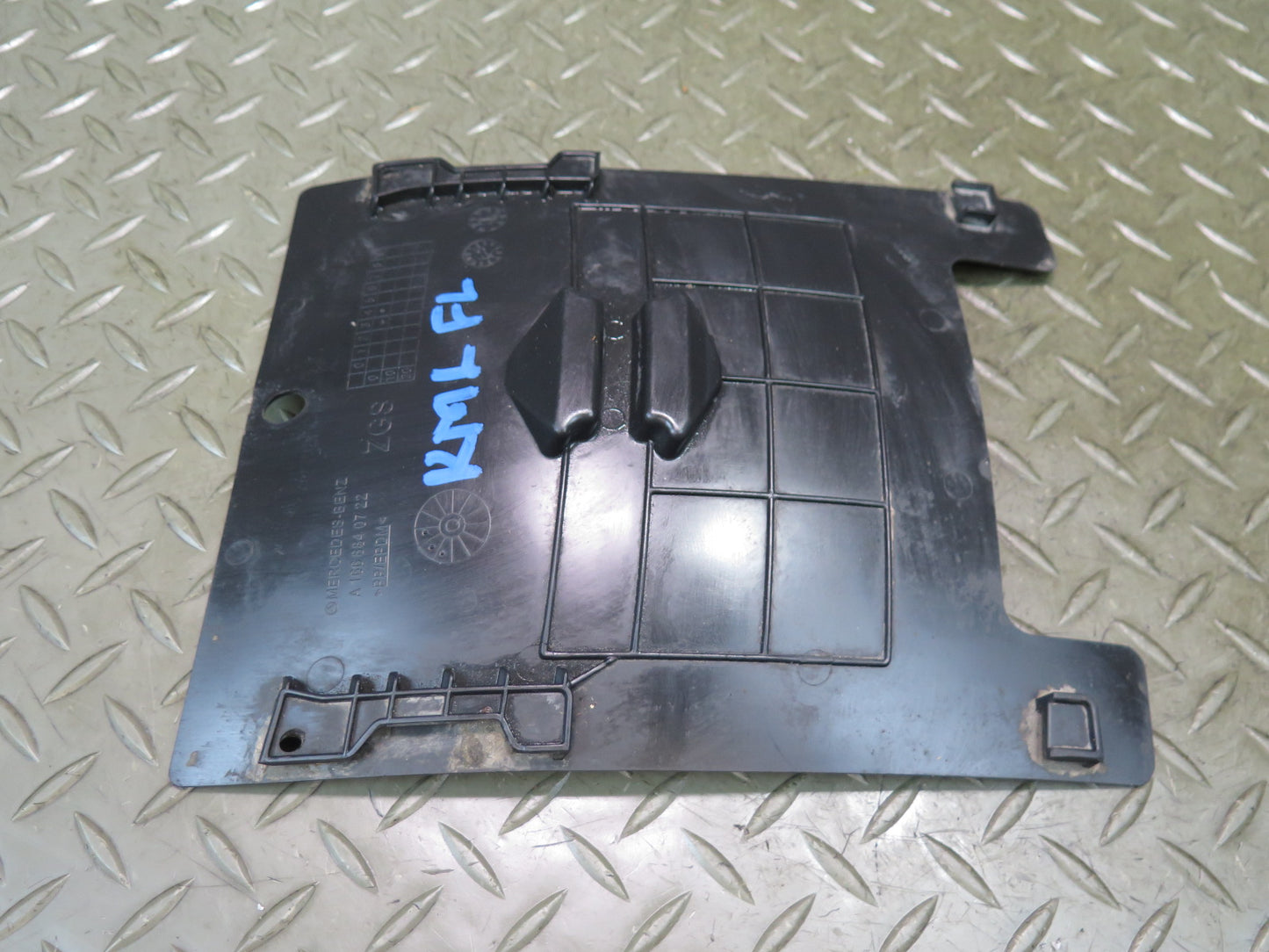 12-15 Mercedes W166 Ml-class Set of 2 Front Fender Liner Splash Shield Guard OEM