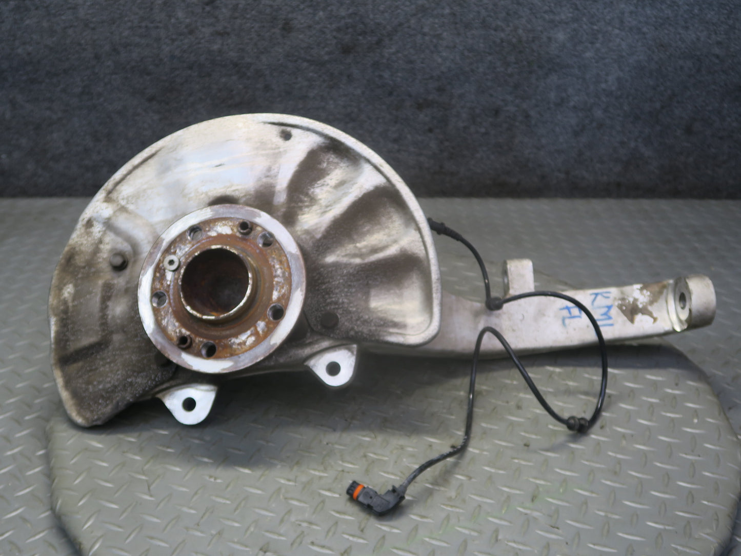 12-15 Mercedes W166 Ml-class Front Left Spindle Knuckle Wheel Hub Bearing OEM