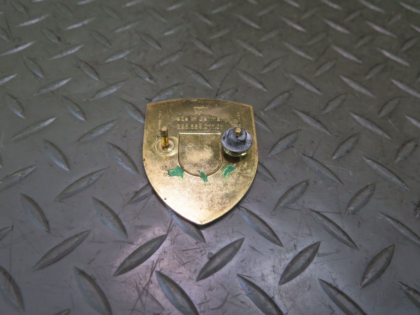 1984-1991 Porsche 928 Front Hood Emblem Logo Badge Symbol 99655921101