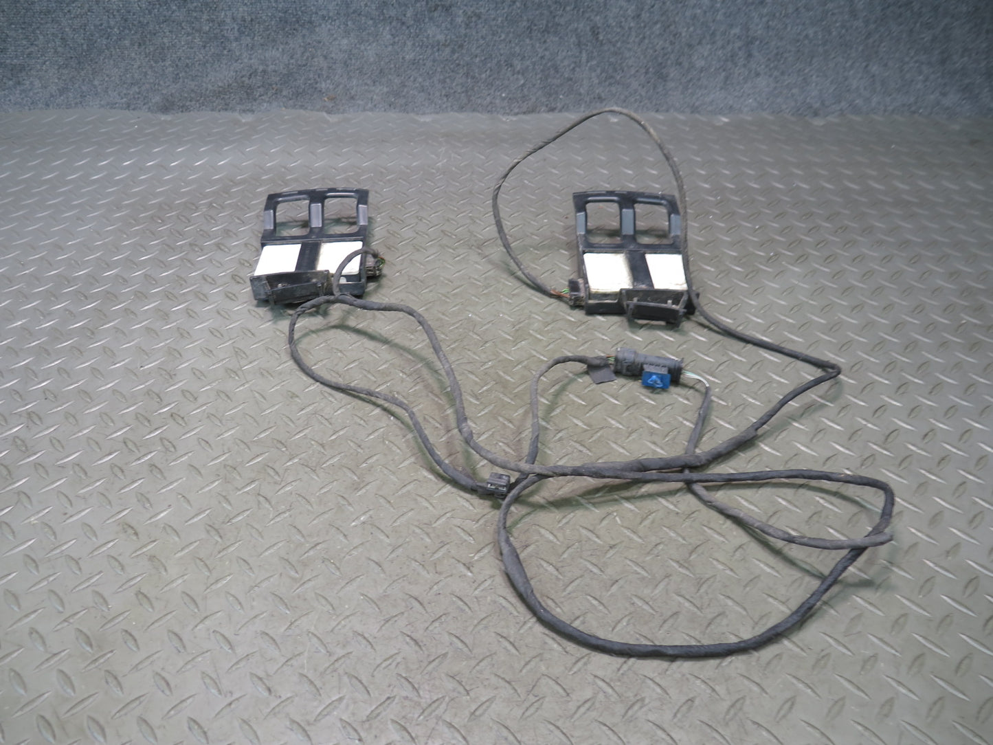12-15 Mercedes W166 Ml-class Set of 2 Left & Right Blind Spot Sensor Module OEM