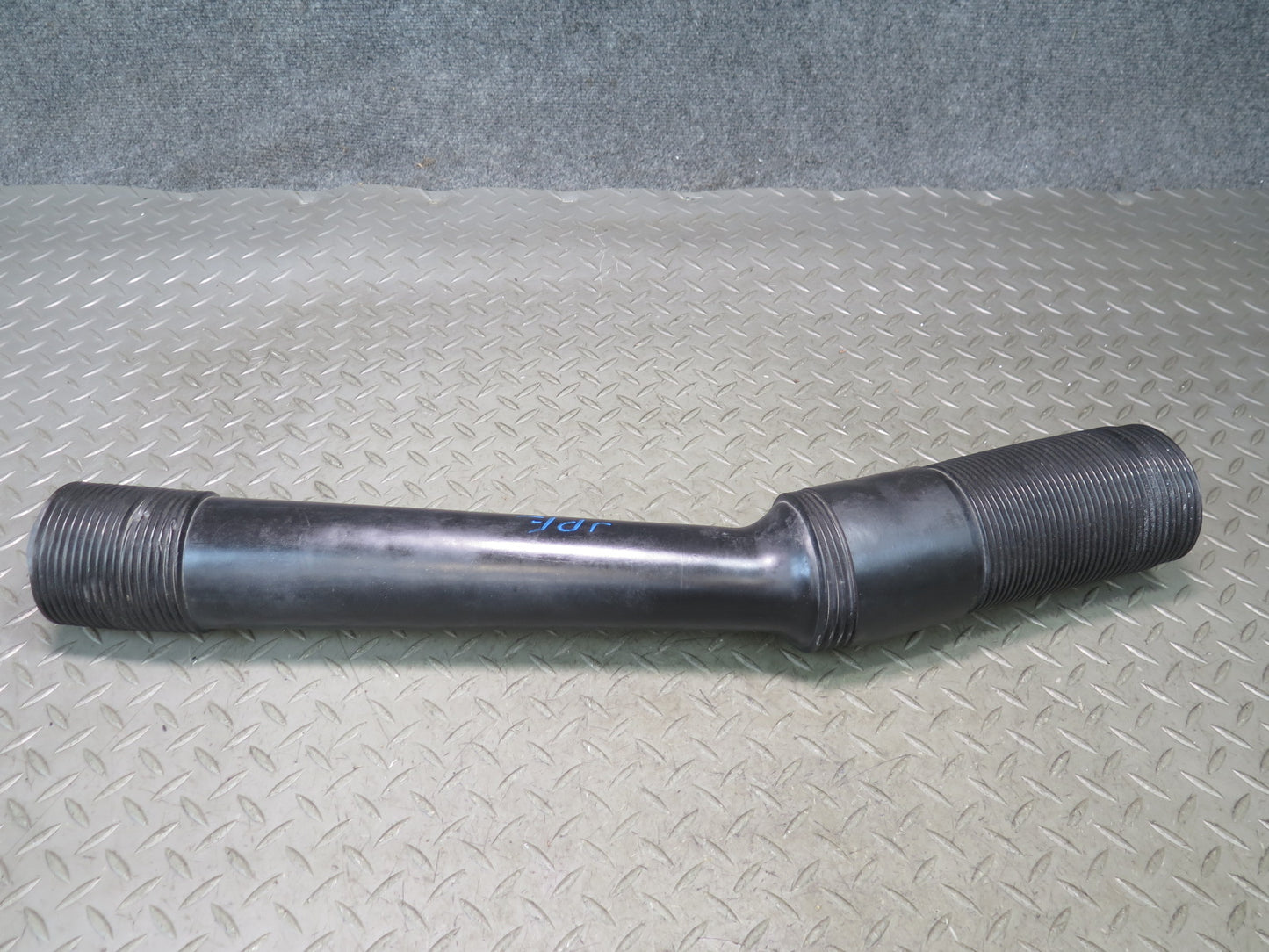 85-91 Porsche 928 S 5.0L Left & Right Air Intake Inlet Duct Hose Pipe Tube Set