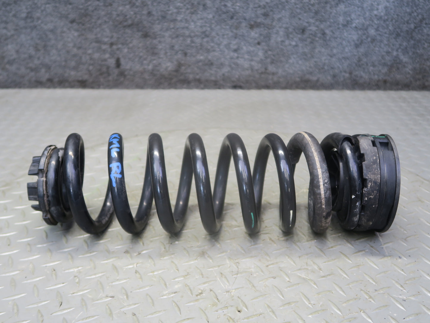 12-15 Mercedes W166 ML350 RWD Set of 2 Rear Left & Right Coil Spring OEM