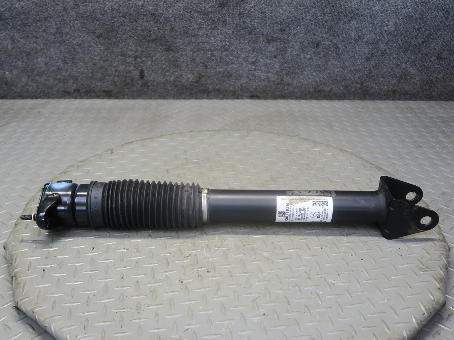 12-15 Mercedes W166 Ml-class RWD Rear Left Strut Shock Absorber 1663261500 OEM