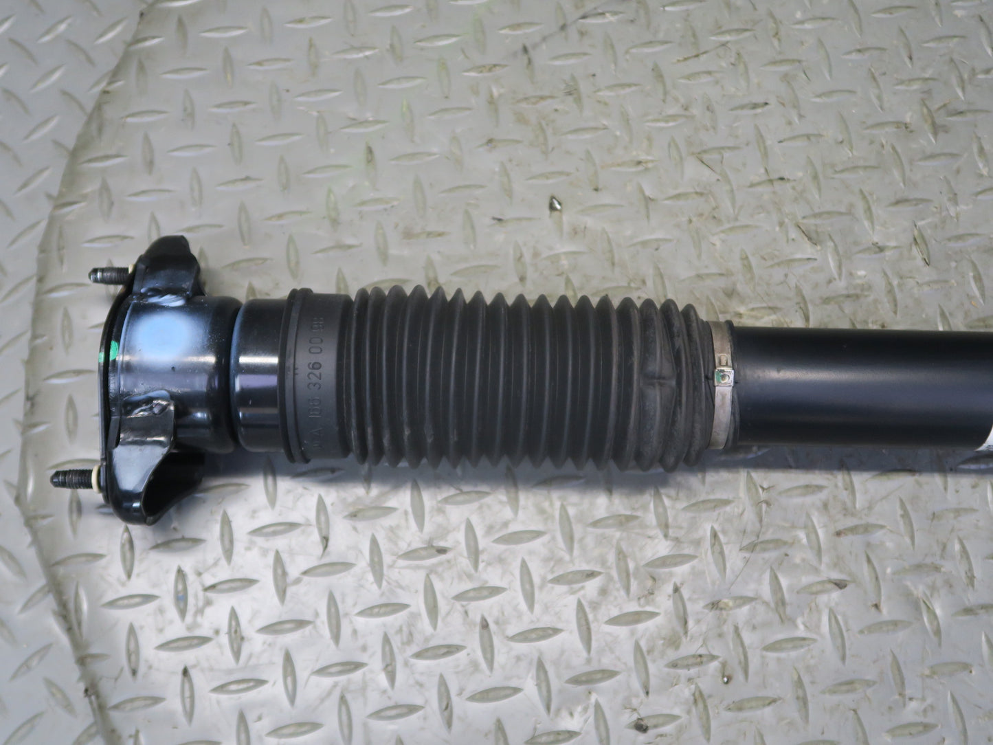 12-15 Mercedes W166 Ml-class RWD Rear Left Strut Shock Absorber 1663261500 OEM