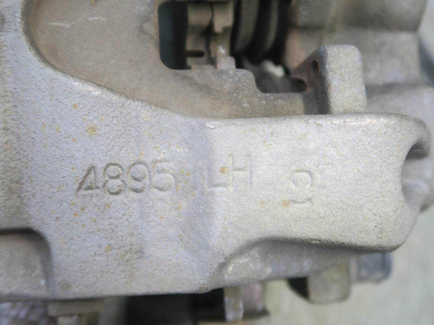 12-15 Mercedes W166 Ml-class RWD Set of 2 Front Left & Right Brake Caliper OEM