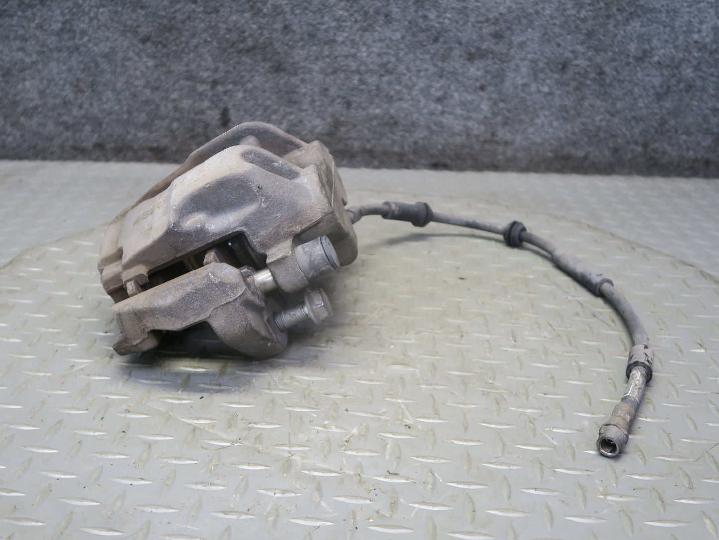 12-15 Mercedes W166 Ml-class RWD Set of 2 Front Left & Right Brake Caliper OEM