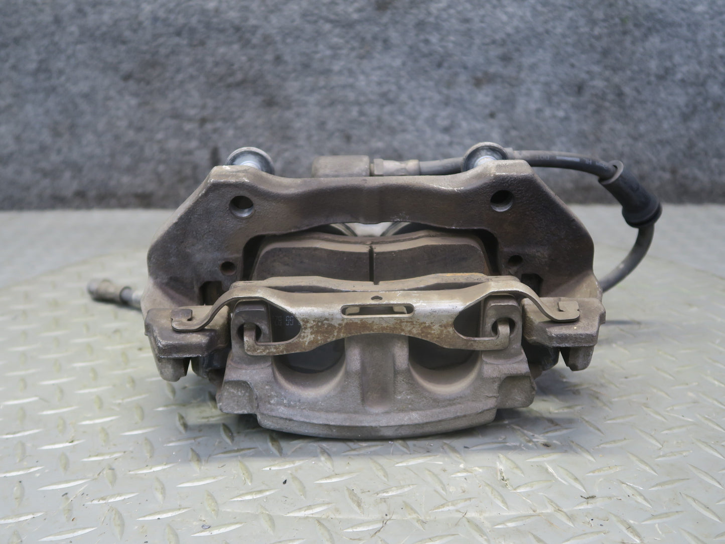 12-15 Mercedes W166 Ml-class RWD Set of 2 Front Left & Right Brake Caliper OEM