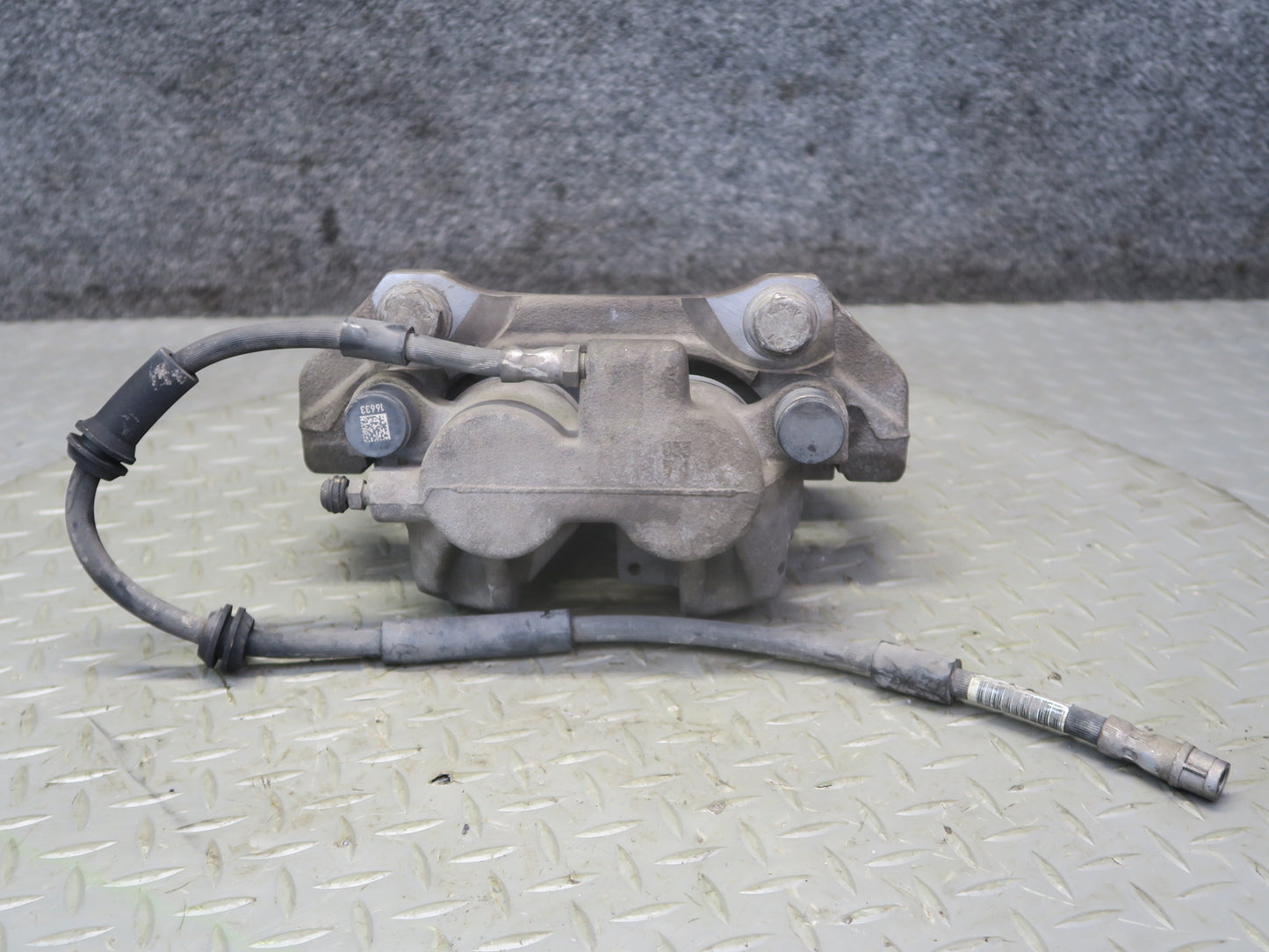12-15 Mercedes W166 Ml-class RWD Set of 2 Front Left & Right Brake Caliper OEM