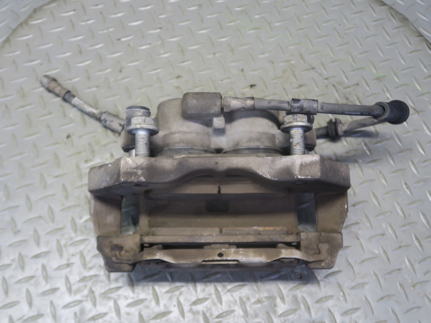 12-15 Mercedes W166 Ml-class RWD Set of 2 Front Left & Right Brake Caliper OEM