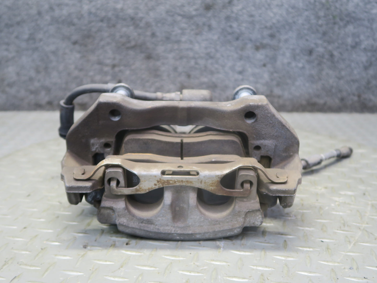 12-15 Mercedes W166 Ml-class RWD Set of 2 Front Left & Right Brake Caliper OEM