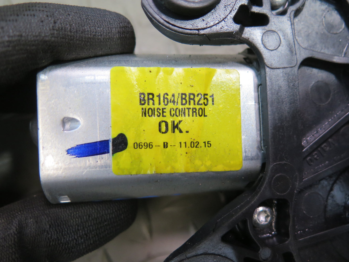 12-15 Mercedes W166 Ml-class Rear Tailgate Wiper Arm w Motor OEM