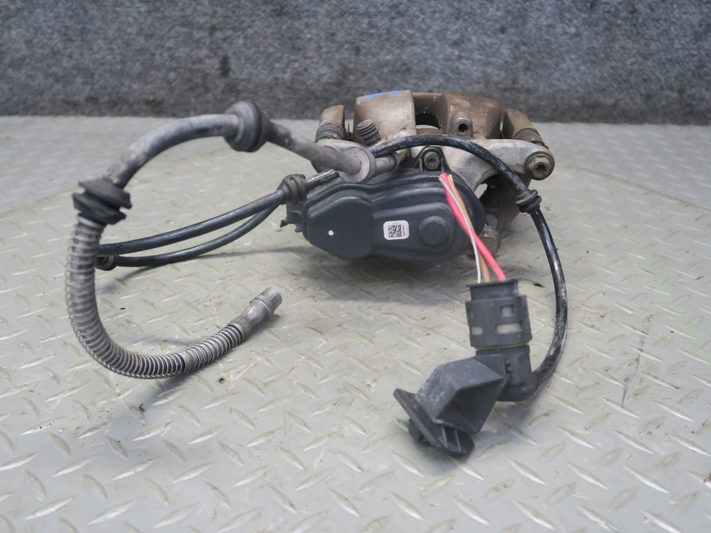 12-15 Mercedes W166 Ml-class RWD Set of 2 Rear Left & Right Brake Caliper OEM