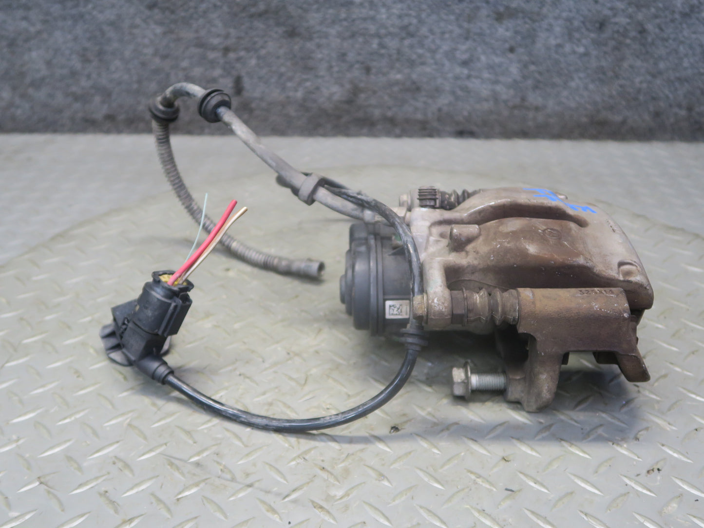 12-15 Mercedes W166 Ml-class RWD Set of 2 Rear Left & Right Brake Caliper OEM