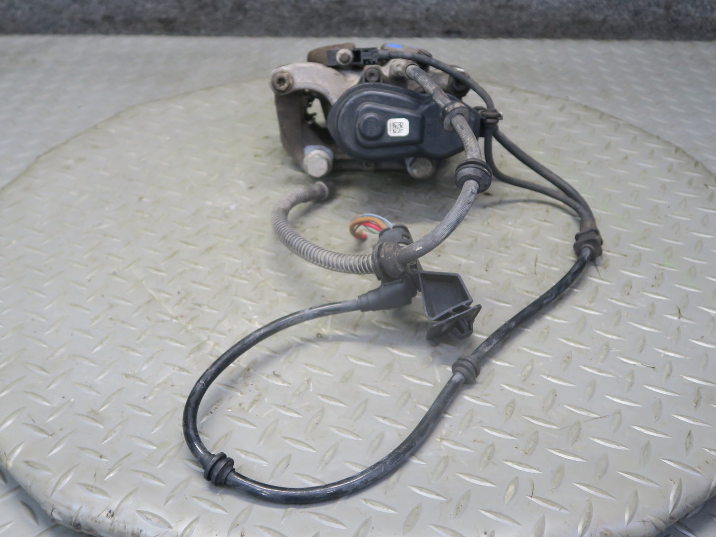 12-15 Mercedes W166 Ml-class RWD Set of 2 Rear Left & Right Brake Caliper OEM
