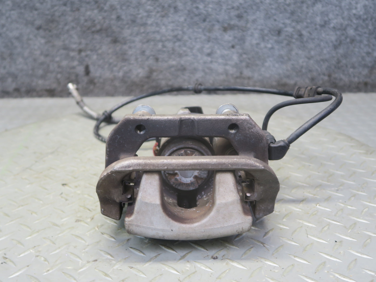 12-15 Mercedes W166 Ml-class RWD Set of 2 Rear Left & Right Brake Caliper OEM