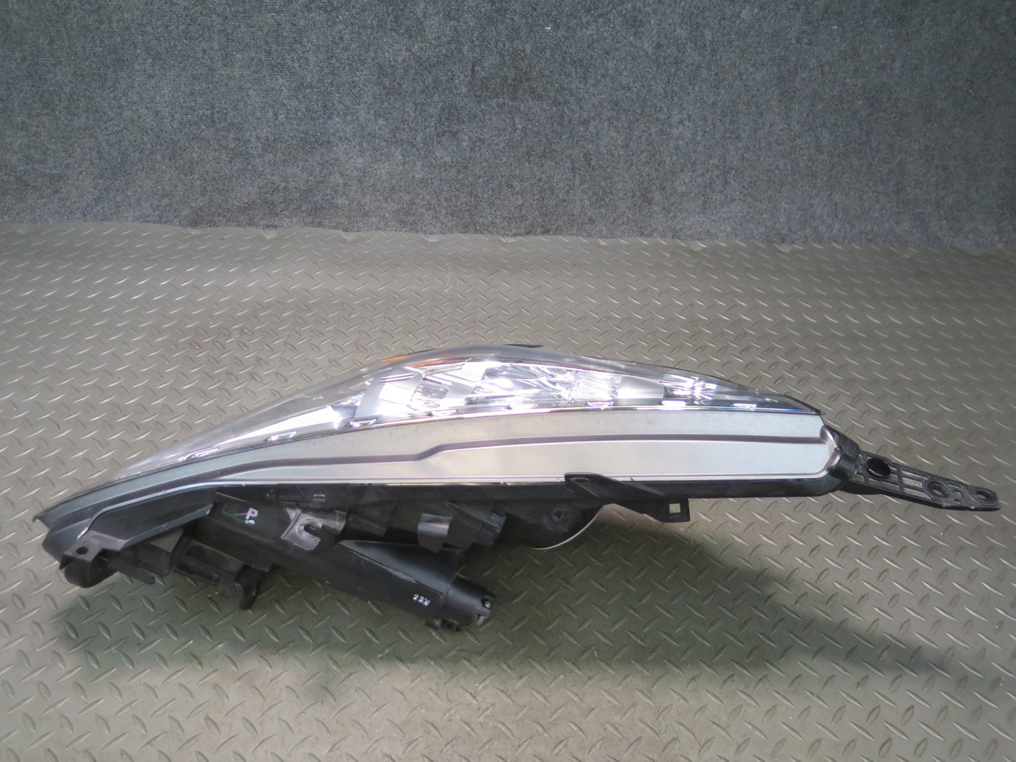 09-17 Nissan Z34 370Z Front Right Passenger Side Xenon HID Headlight Lamp OEM