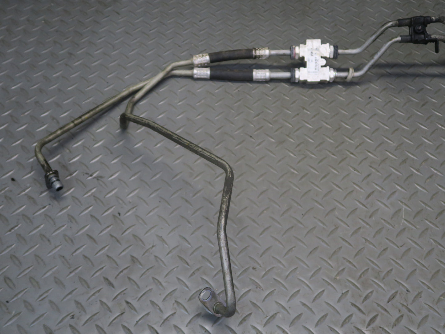12-15 Mercedes W166 ML350 Automatic Transmission Oil Cooler Hose Pipe Line OEM