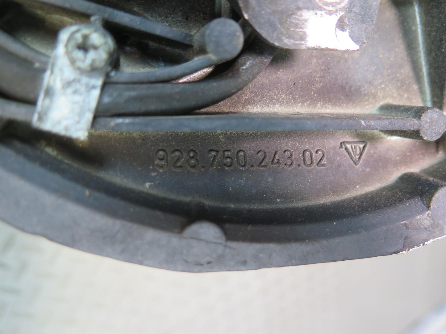 1987-1995 Porsche 928 S4 Front Left Side Halogen Headlight Lamp Assembly