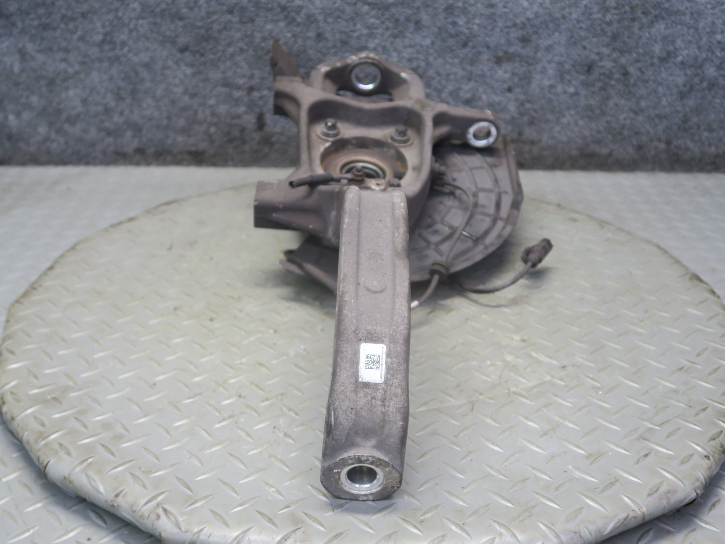 2014-2017 Maserati Ghibli M157 AWD Front Left Spindle Knuckle Wheel Hub Bearing