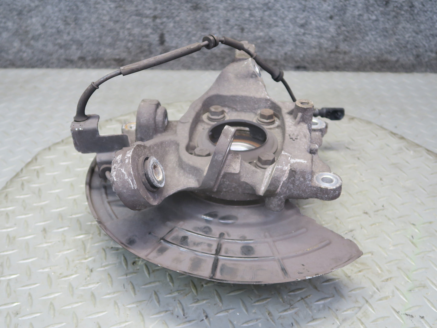 2014-2017 Maserati Ghibli M157 AWD Rear Right Spindle Knuckle Wheel Hub Bearing