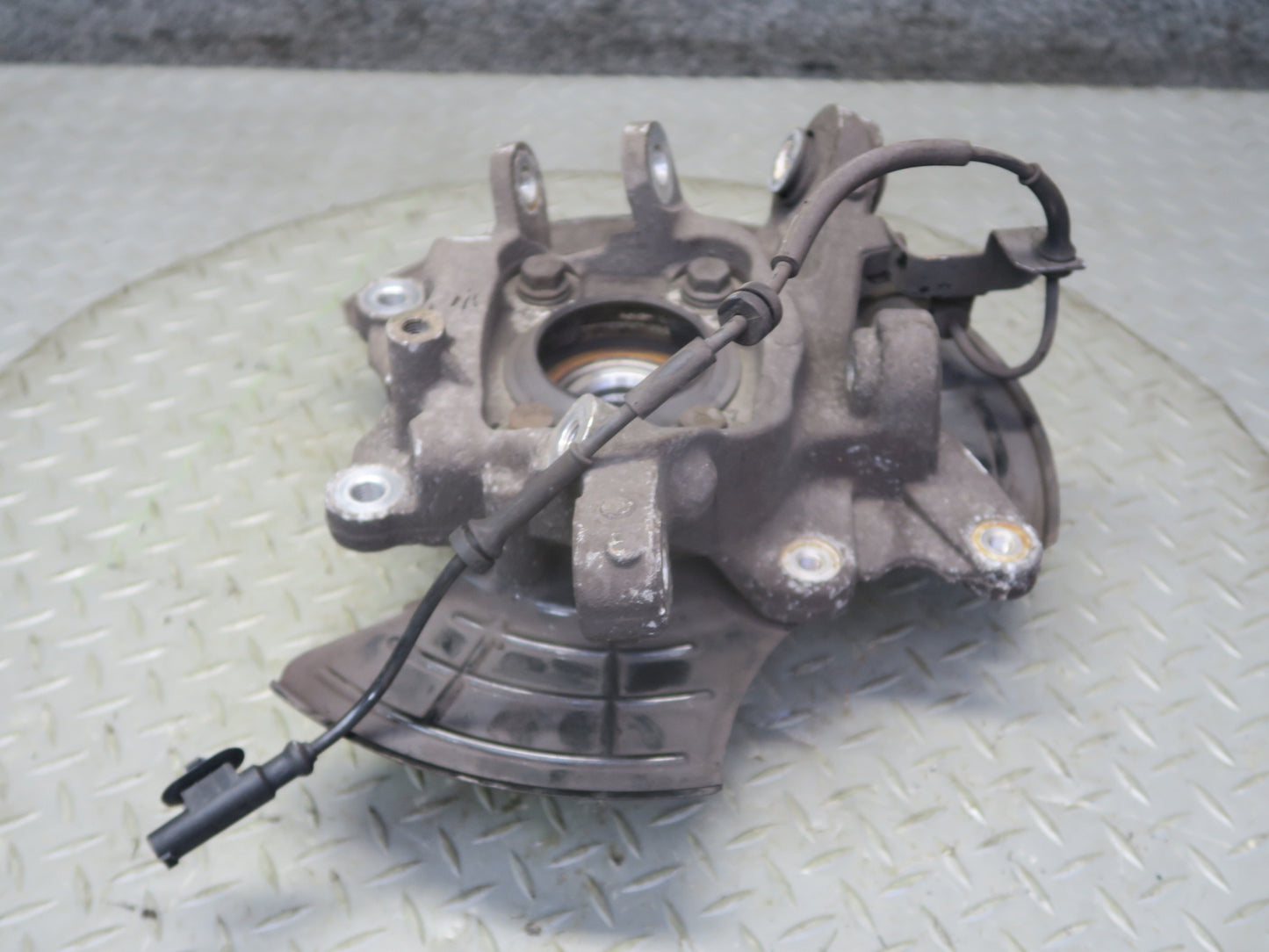 2014-2017 Maserati Ghibli M157 AWD Rear Right Spindle Knuckle Wheel Hub Bearing