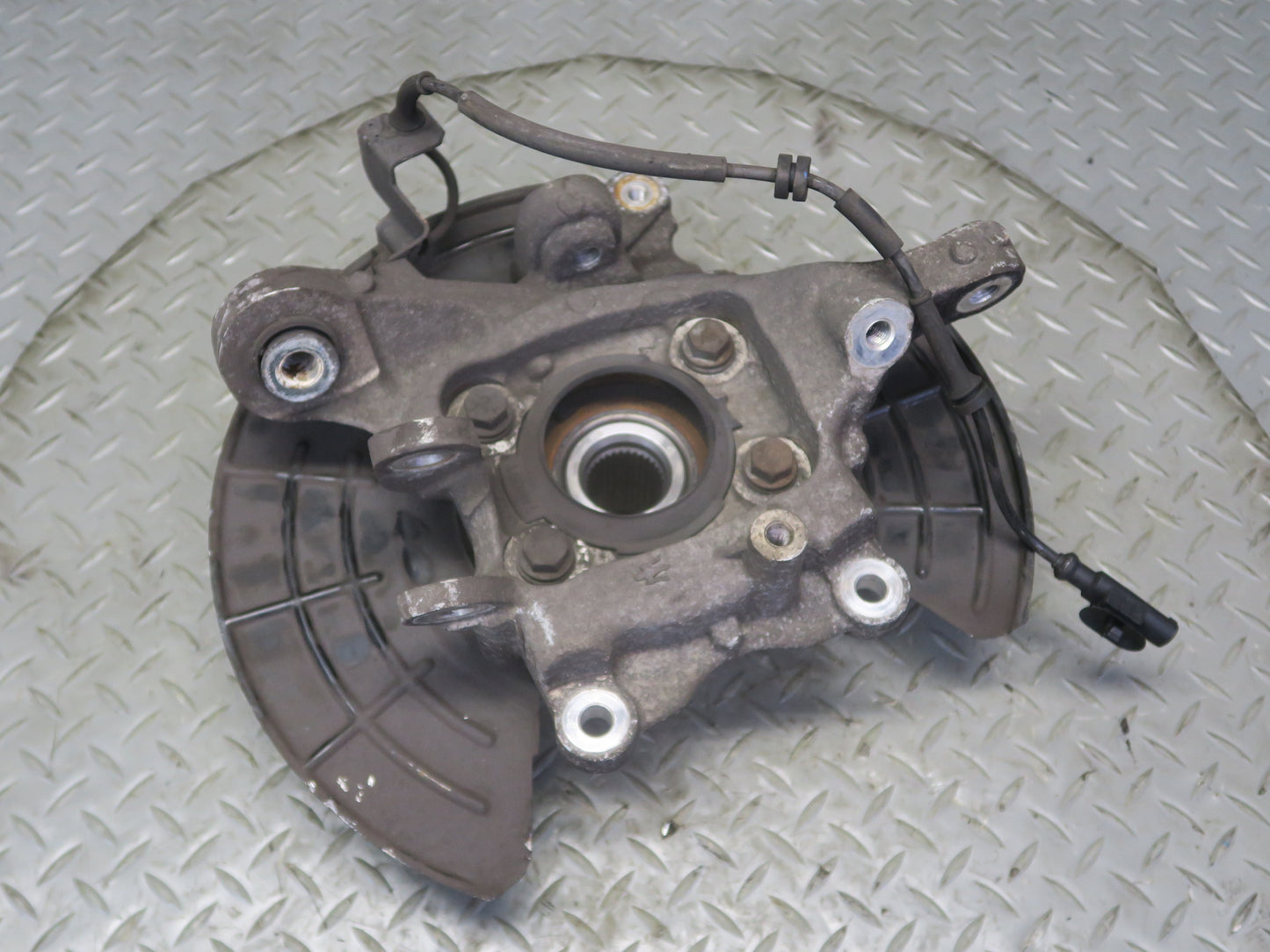 2014-2017 Maserati Ghibli M157 AWD Rear Right Spindle Knuckle Wheel Hub Bearing
