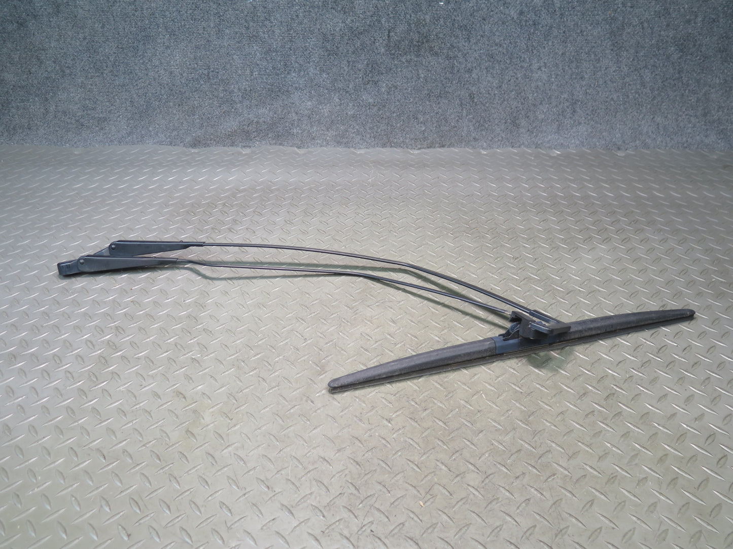 1984-1995 Porsche 928 Rear Hatch Trunk Lid Tailgate Wiper Arm