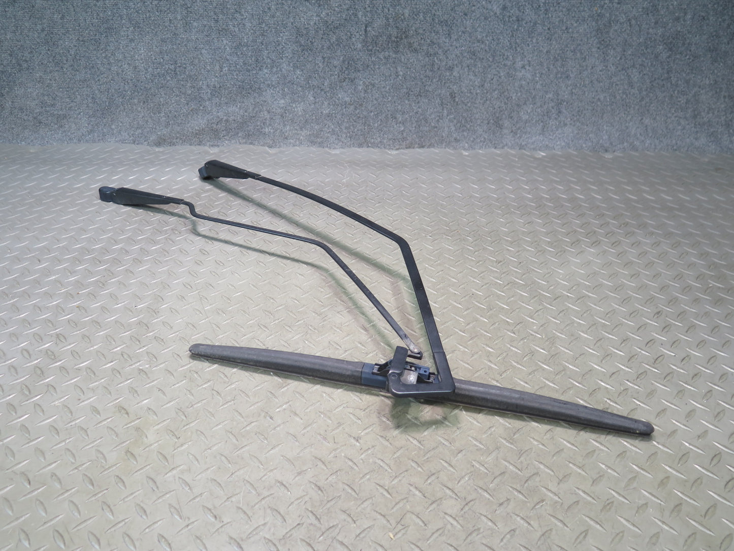 1984-1995 Porsche 928 Rear Hatch Trunk Lid Tailgate Wiper Arm