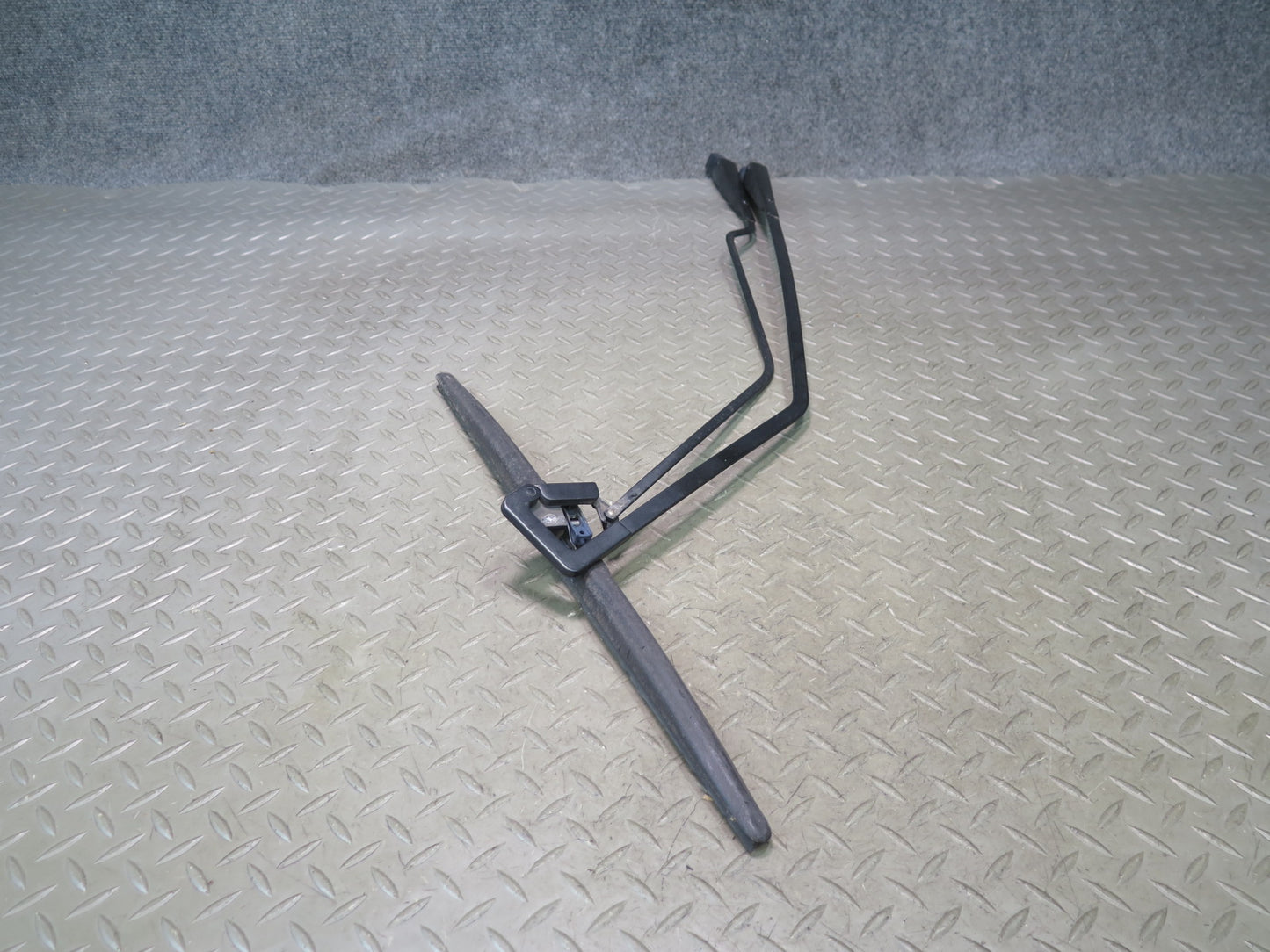 1984-1995 Porsche 928 Rear Hatch Trunk Lid Tailgate Wiper Arm