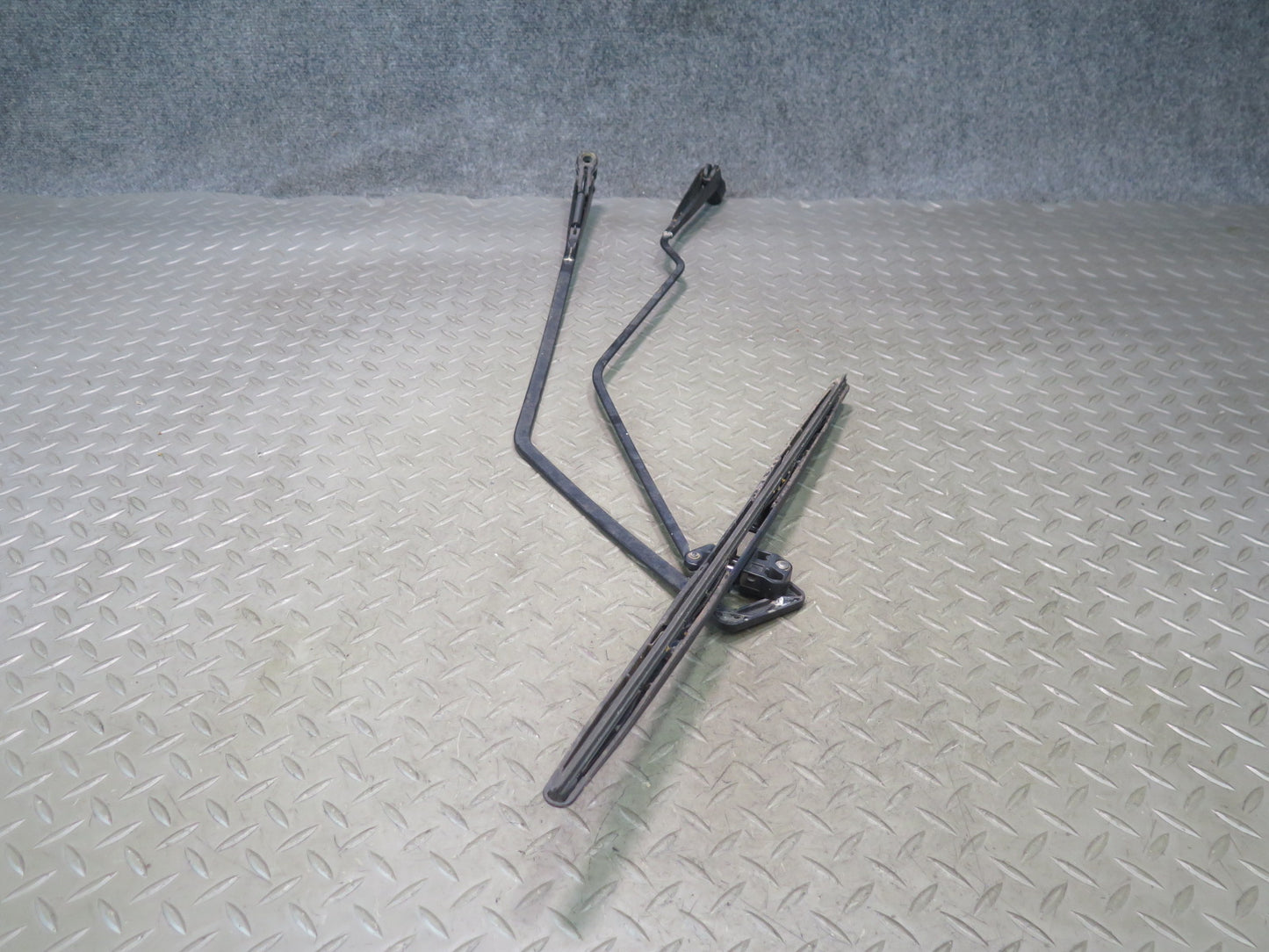 1984-1995 Porsche 928 Rear Hatch Trunk Lid Tailgate Wiper Arm