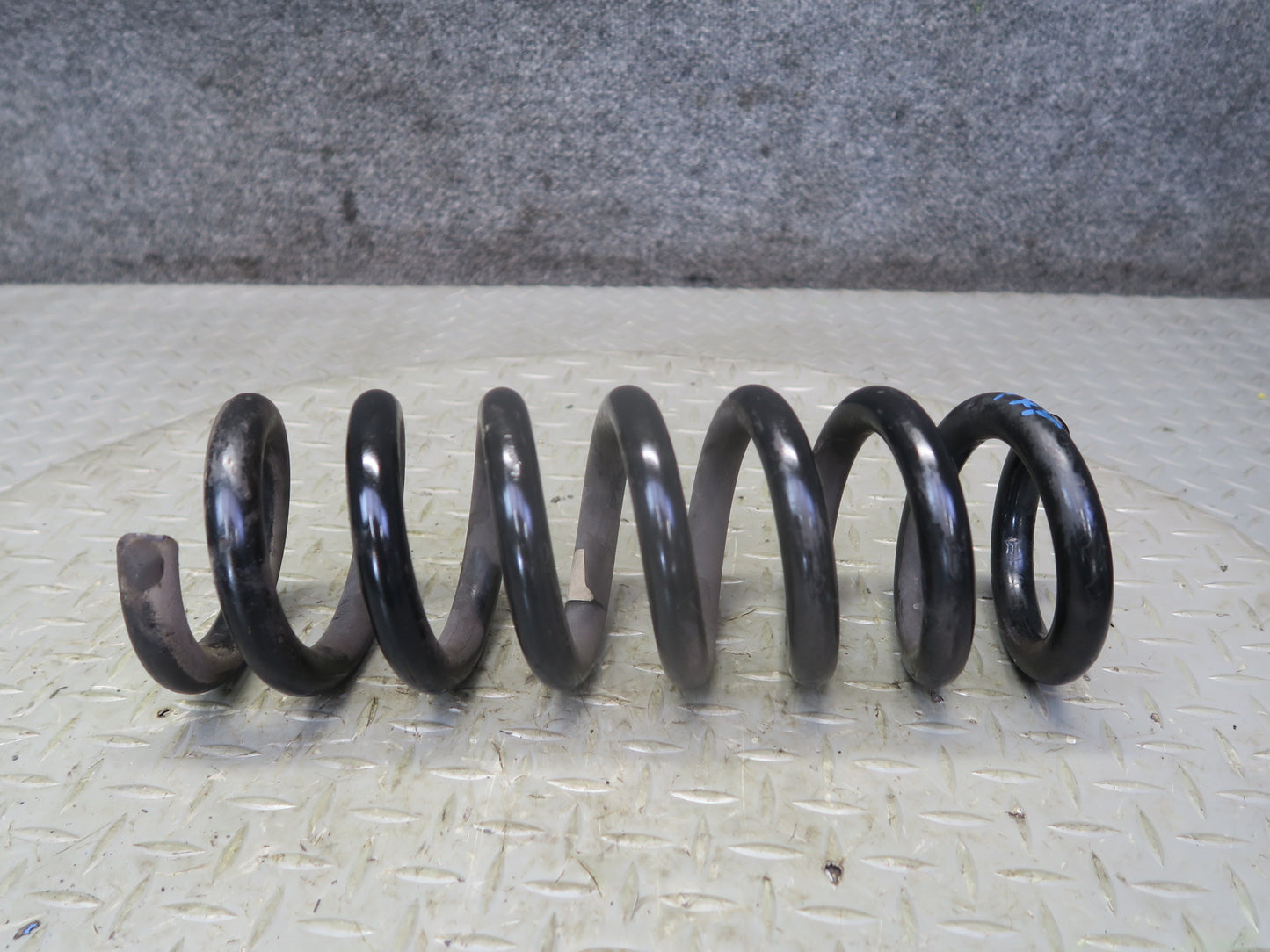 2014-2017 Maserati Ghibli M157 AWD Rear Left & Right Coil Spring Set of 2