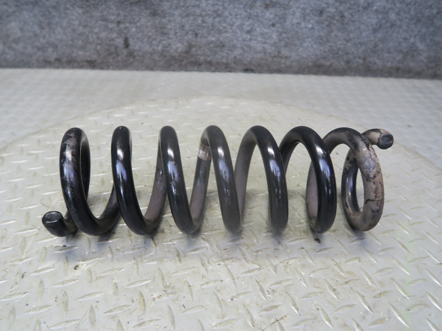 2014-2017 Maserati Ghibli M157 AWD Rear Left & Right Coil Spring Set of 2