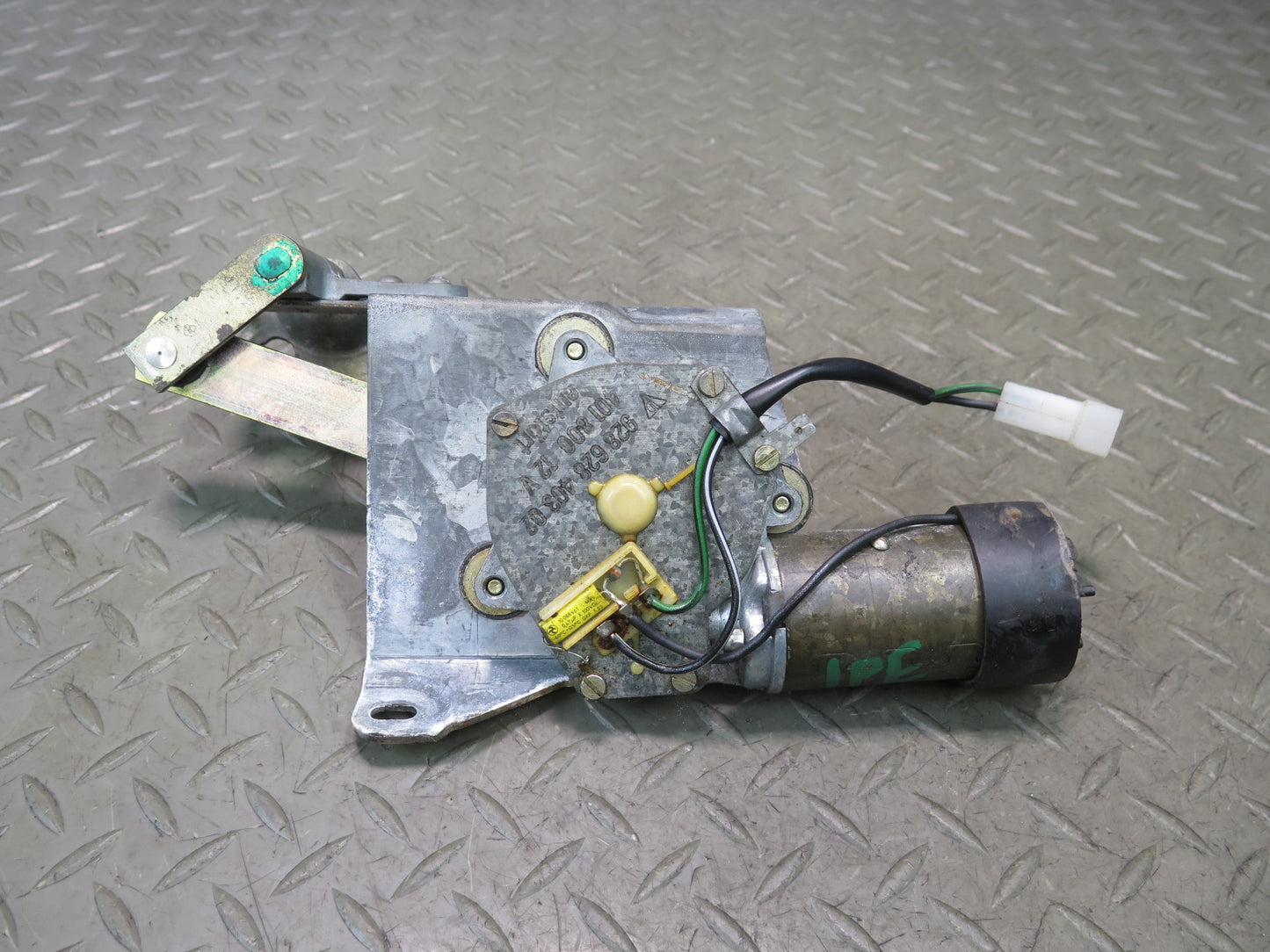 1984-1991 Porsche 928 Rear Trunk Tailgate Hatch Wiper Motor 92862840302