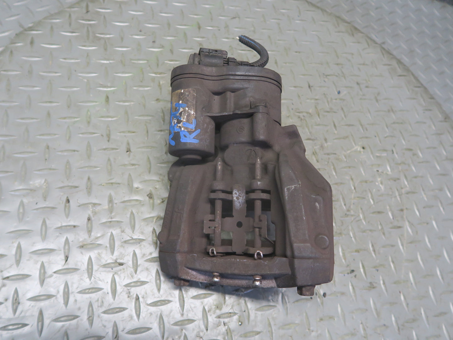 2014-2017 Maserati Ghibli M157 Rear Left & Right Parking Brake Caliper Set of 2