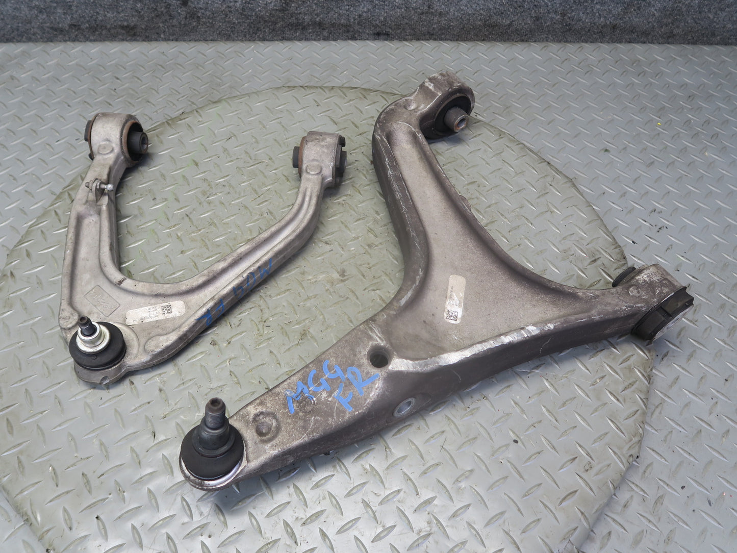 2014-2017 Maserati Ghibli M157 Front Right Upper & Lower Control Arm Set of 2