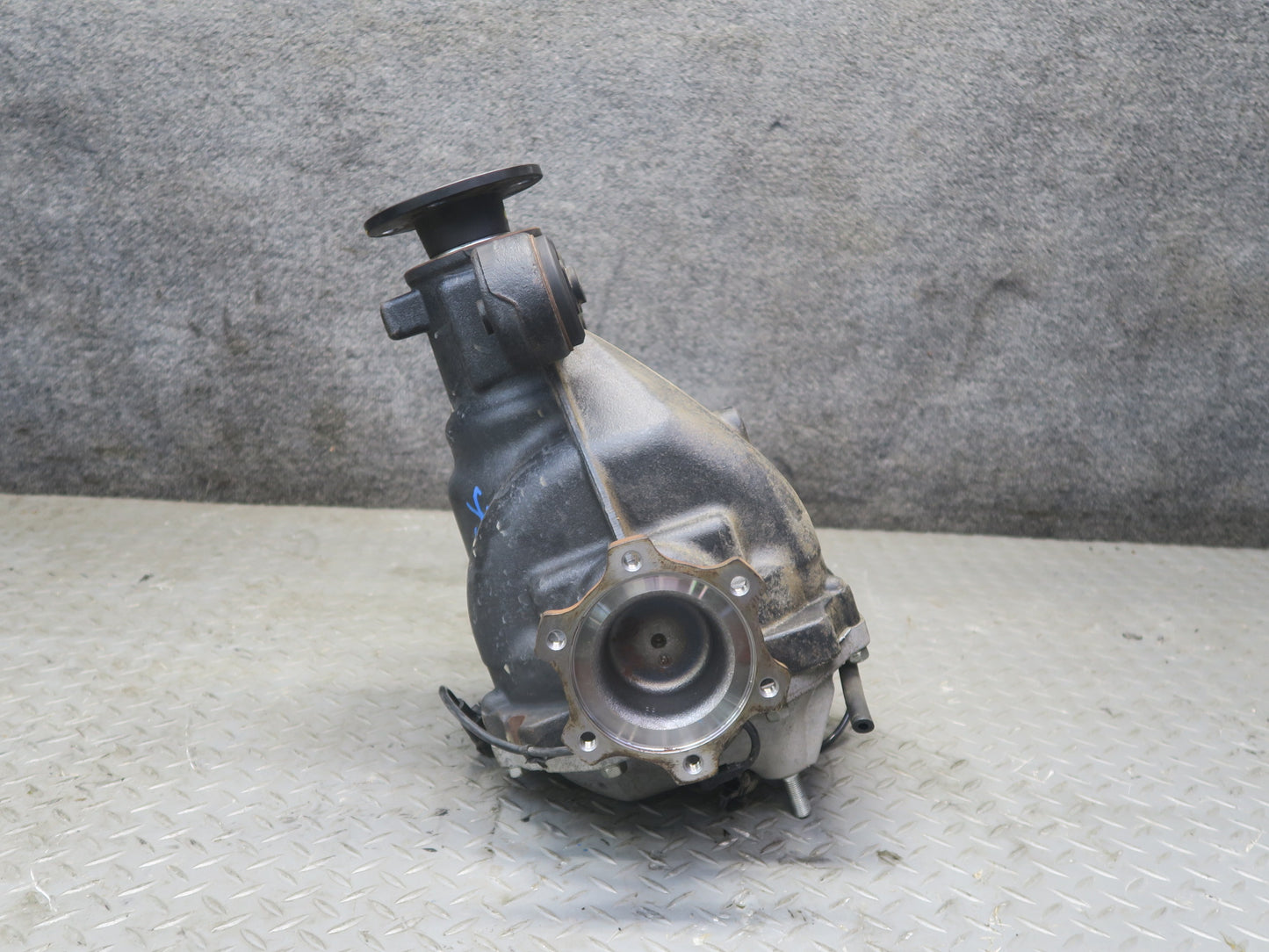 10-20 Nissan Z34 370Z M/T LSD Rear Differential Carrier 3.69 Ratio 31K Miles OEM