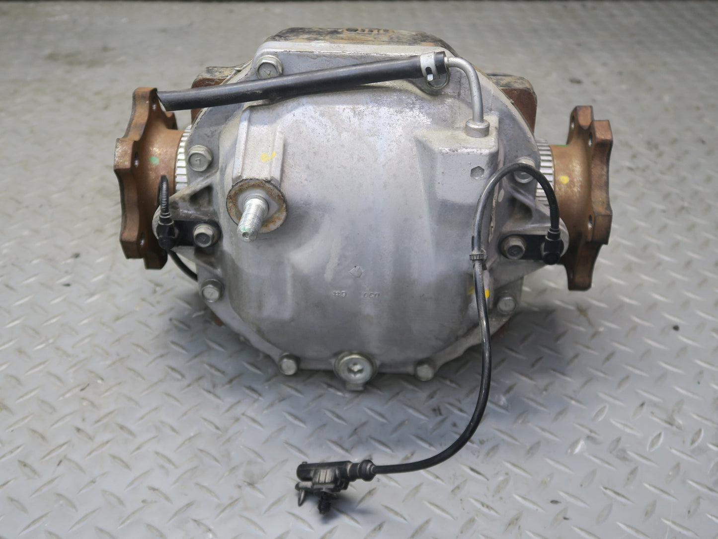 10-20 Nissan Z34 370Z M/T LSD Rear Differential Carrier 3.69 Ratio 31K Miles OEM