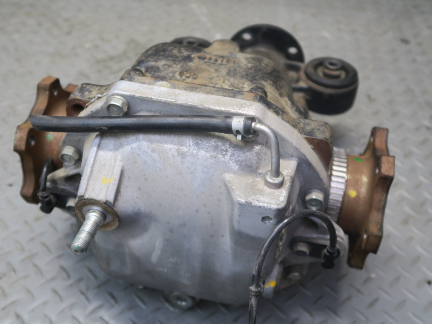 10-20 Nissan Z34 370Z M/T LSD Rear Differential Carrier 3.69 Ratio 31K Miles OEM