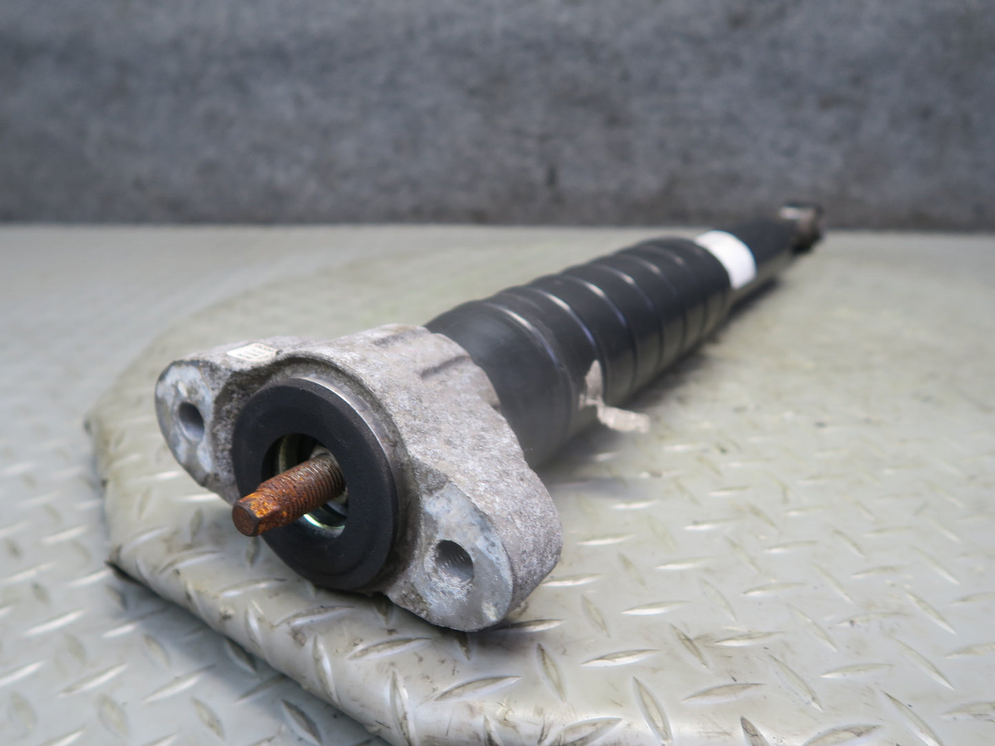2014-2017 Maserati Ghibli M157 AWD Rear Strut Shock Absorber Set of 2
