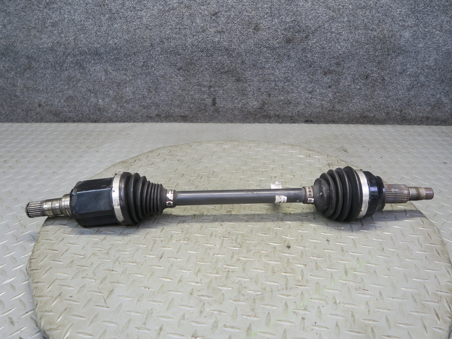 2014-2017 Maserati Ghibli M157 Front Right Suspension Axle Shaft 670035142