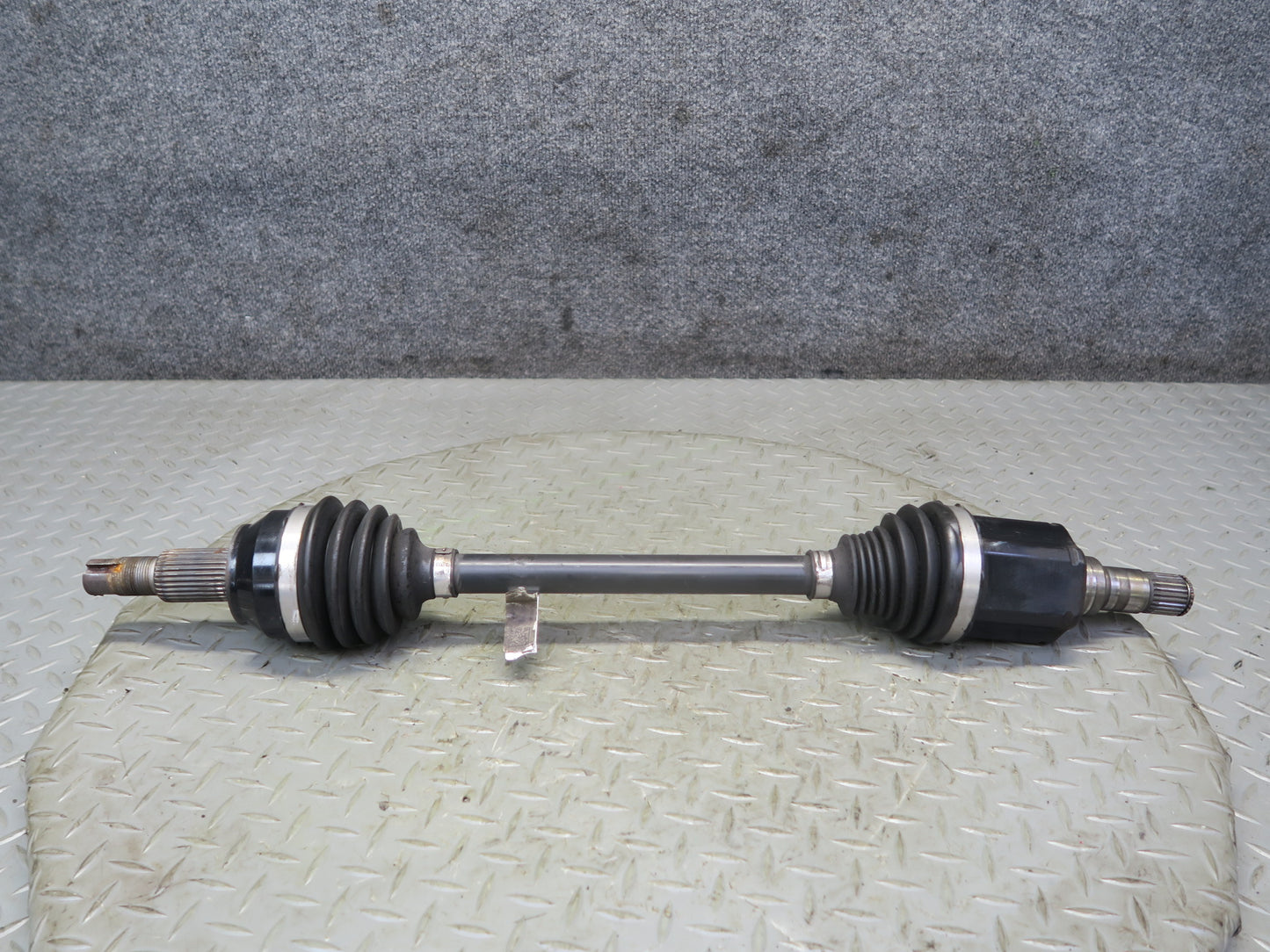 2014-2017 Maserati Ghibli M157 Front Right Suspension Axle Shaft 670035142