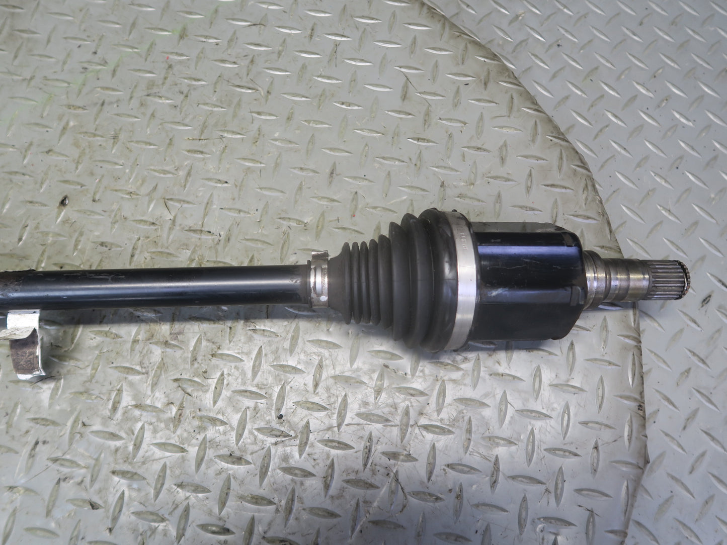 2014-2017 Maserati Ghibli M157 Front Right Suspension Axle Shaft 670035142