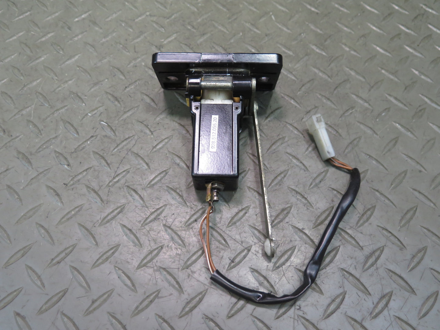 1984-1986 Porsche 928 Rear Trunk Hatch Lock Latch Receiver w Actuator Motor